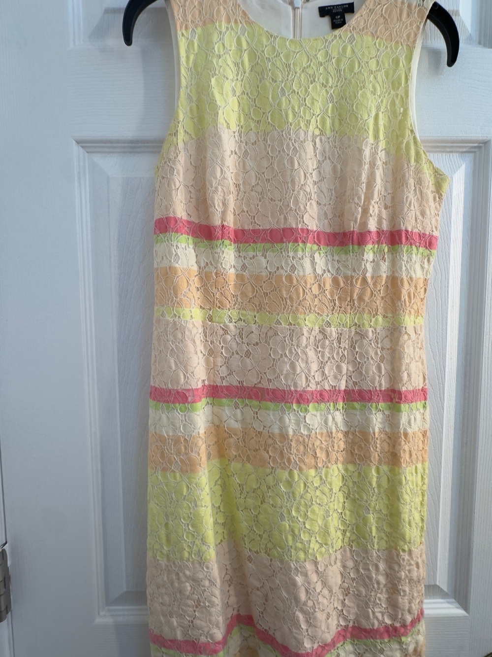 Ann Taylor Pastel Lace Shift Dress in Yellow, Peach, Pink, Cream size 0P